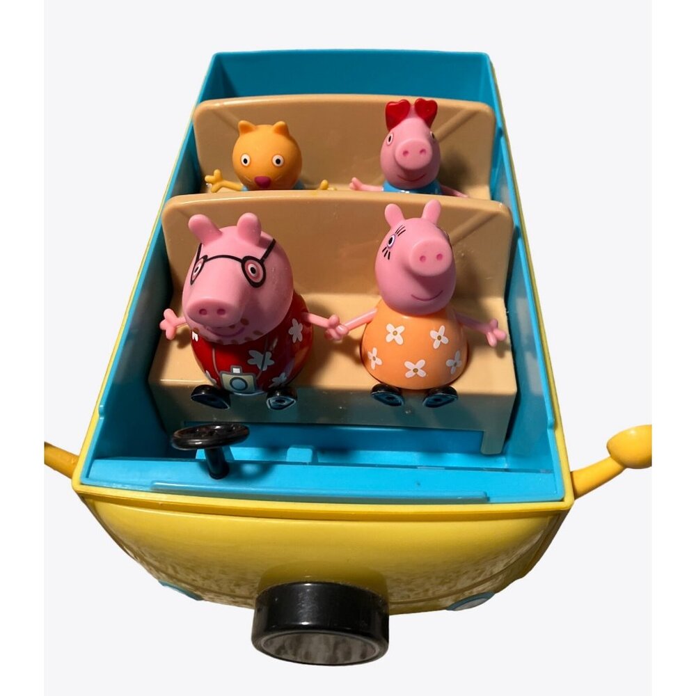Peppa Pig Family Campervan Camping Playset - Picture 6 of 9
